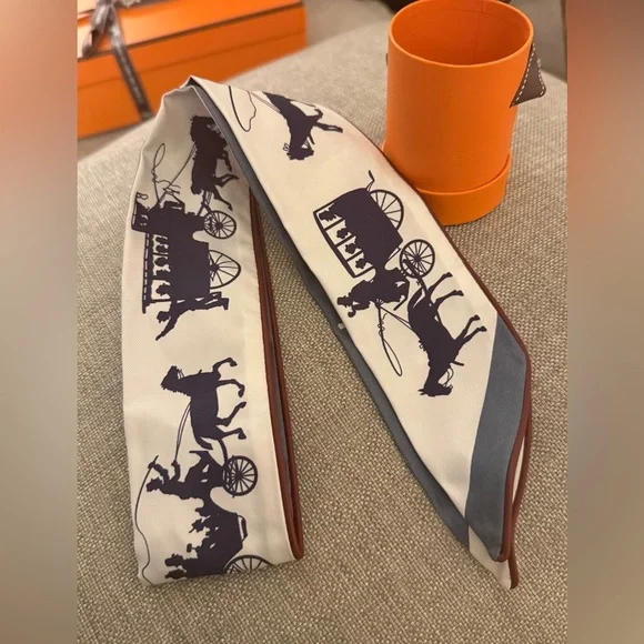 HERMES BNIB Paris Qui Roule forever Twilly Leather trim silk twilly - Picture 6 of 6